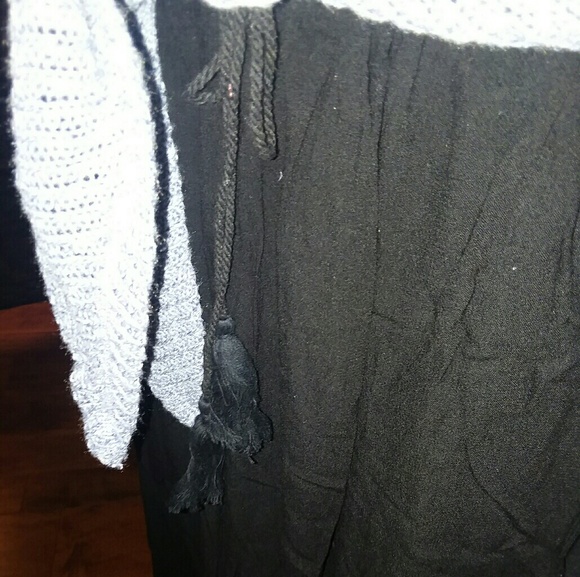 👖 3/$12👖🖤⭐New⭐ Med Black Split Leg Pants - Picture 6 of 8